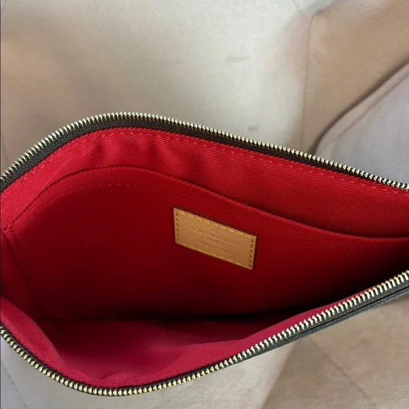 Louis Vuitton Monogram Neverfull Pouch (Red Interior)